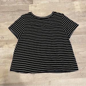 Old Navy Active Black and White Striped T-Shirt